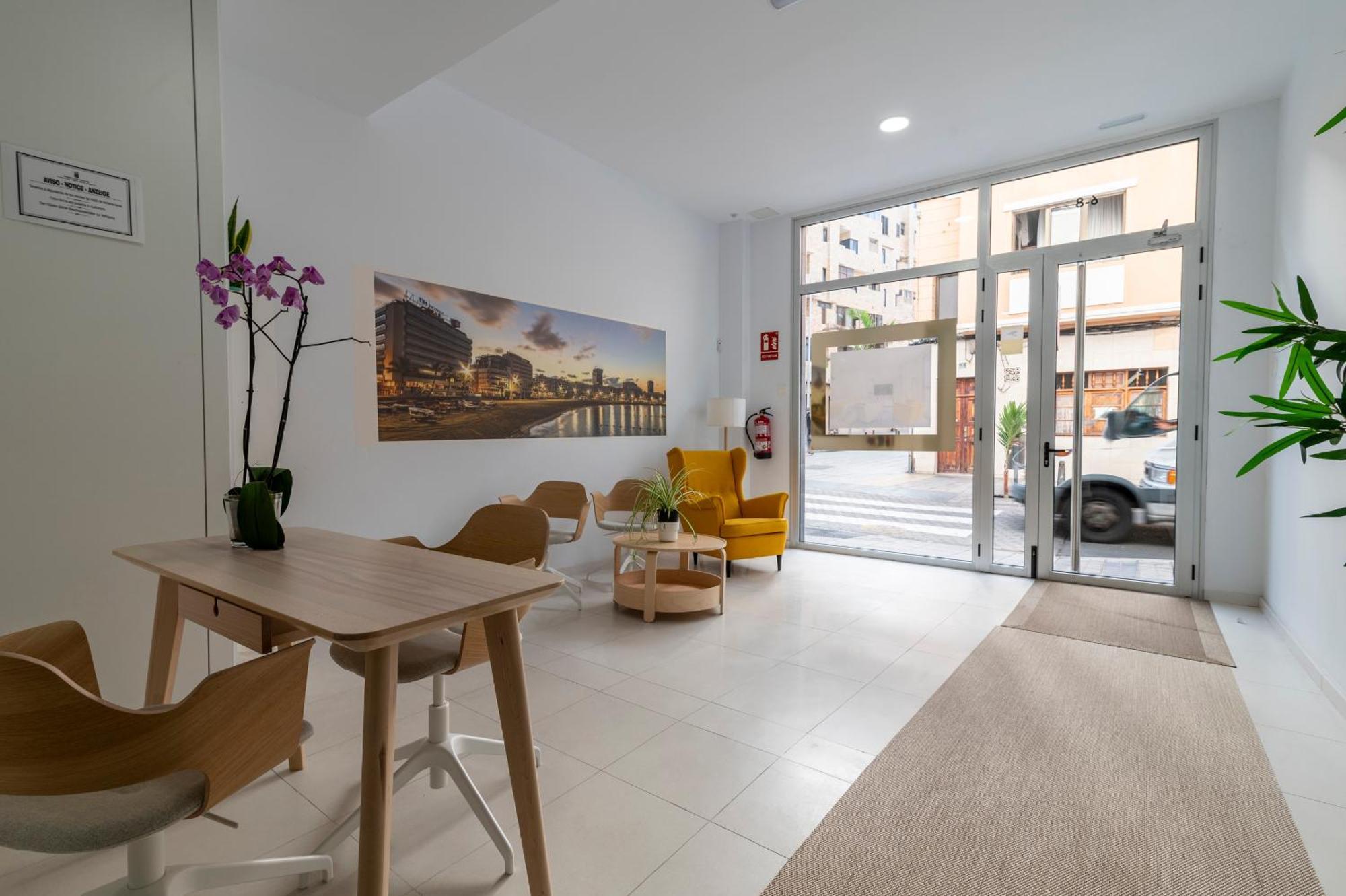 Nuevos Lightbooking Livian Suites Las Palmas Bagian luar foto